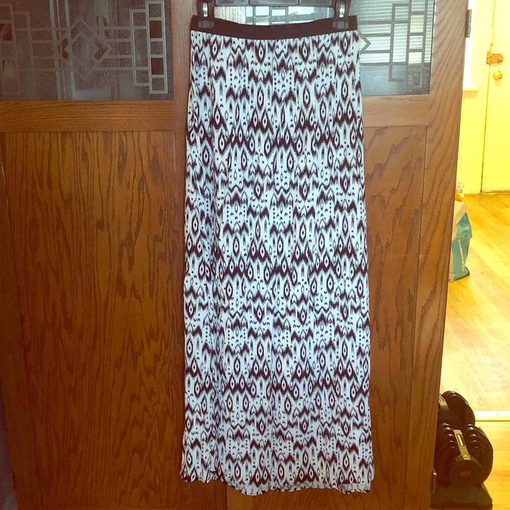 NWOT H&M Tiger Eye Pattern Maxi Skirt 🖤🤍